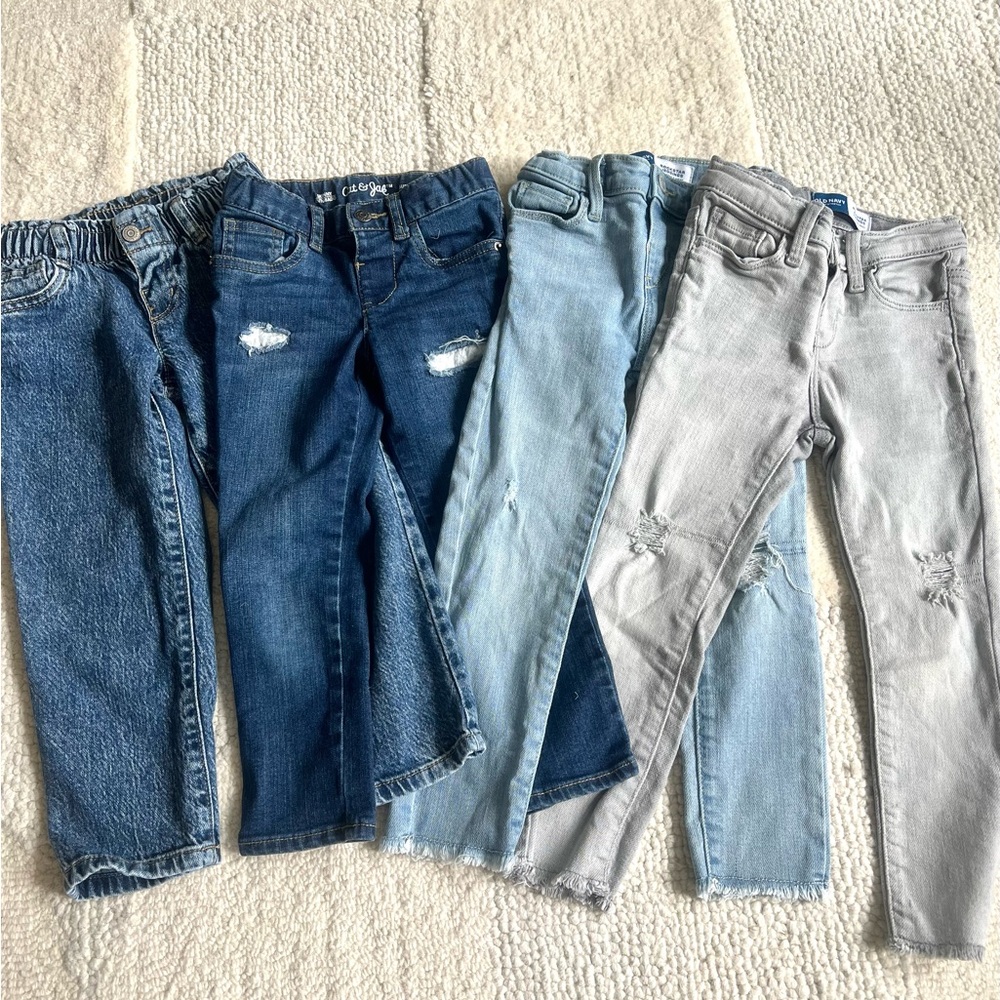 Two Old Navy & Two Cat & Jack jeans bundle size 4T